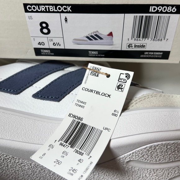 Adidas Courtblock BNIB sz 8 - Picture 4 of 8